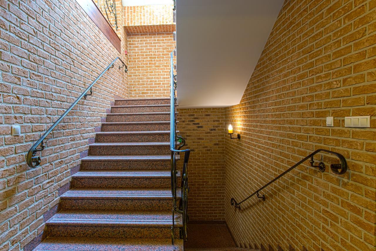 Hotel Roza Kamieniec Wroclawski Extérieur photo