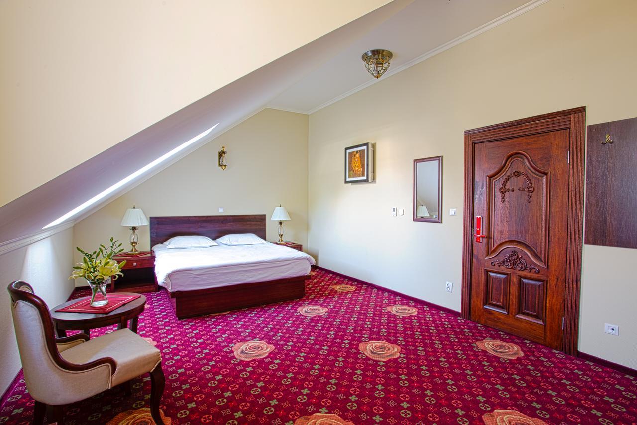 Hotel Roza Kamieniec Wroclawski Extérieur photo