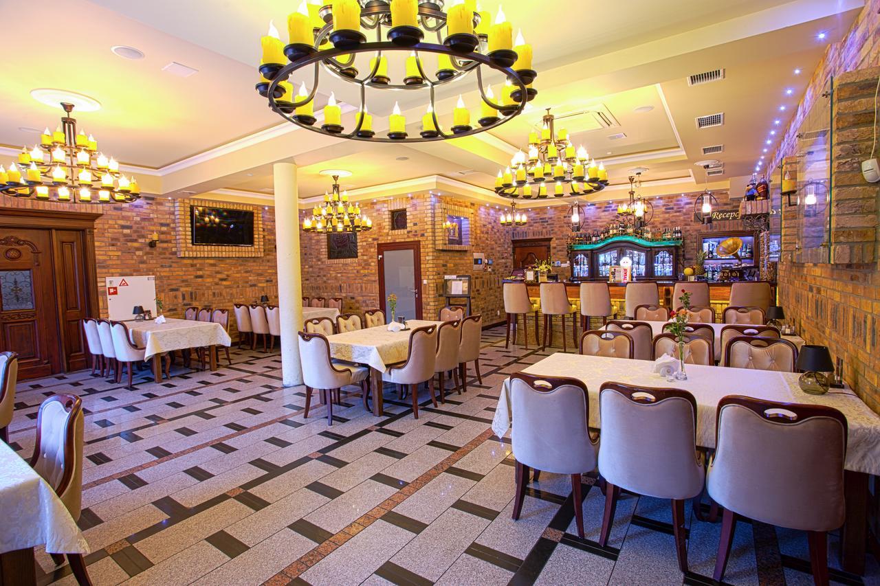 Hotel Roza Kamieniec Wroclawski Extérieur photo