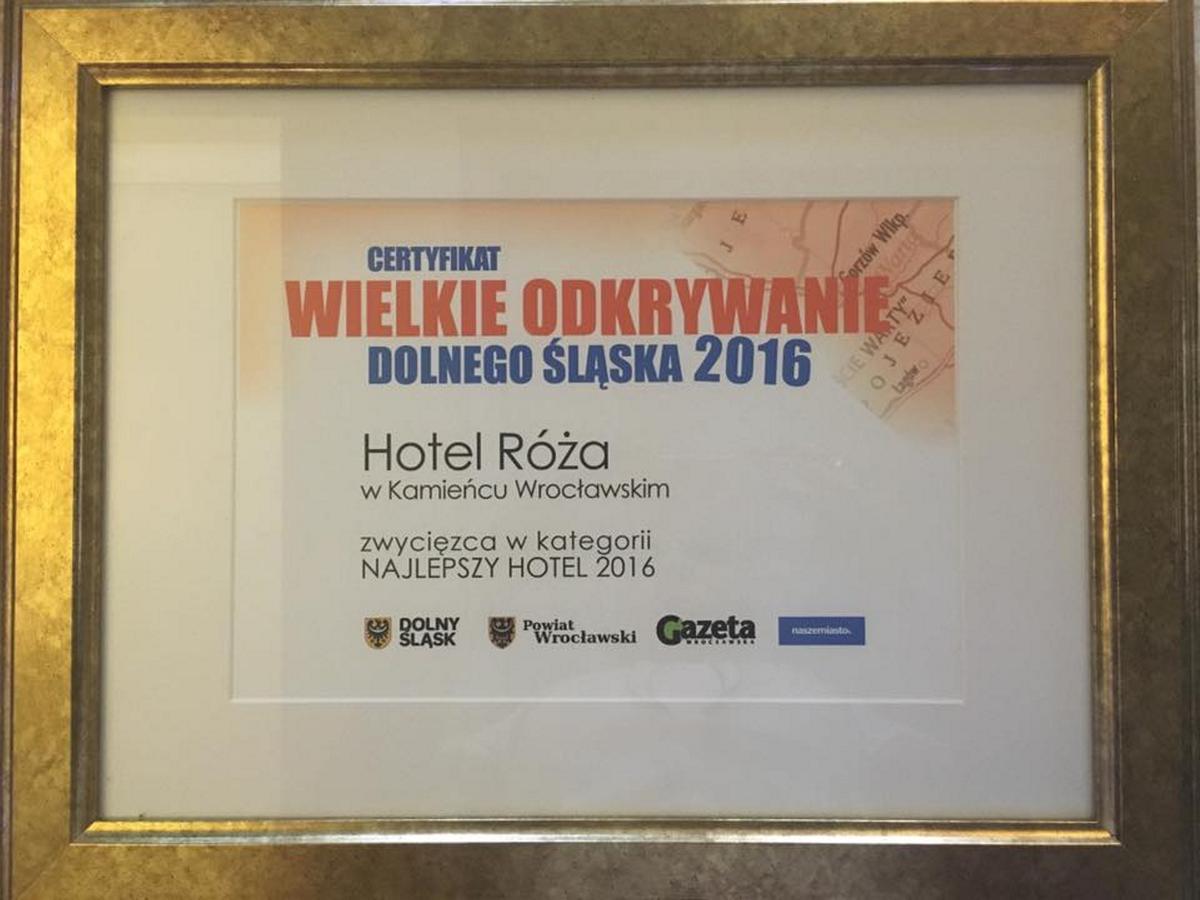 Hotel Roza Kamieniec Wroclawski Extérieur photo