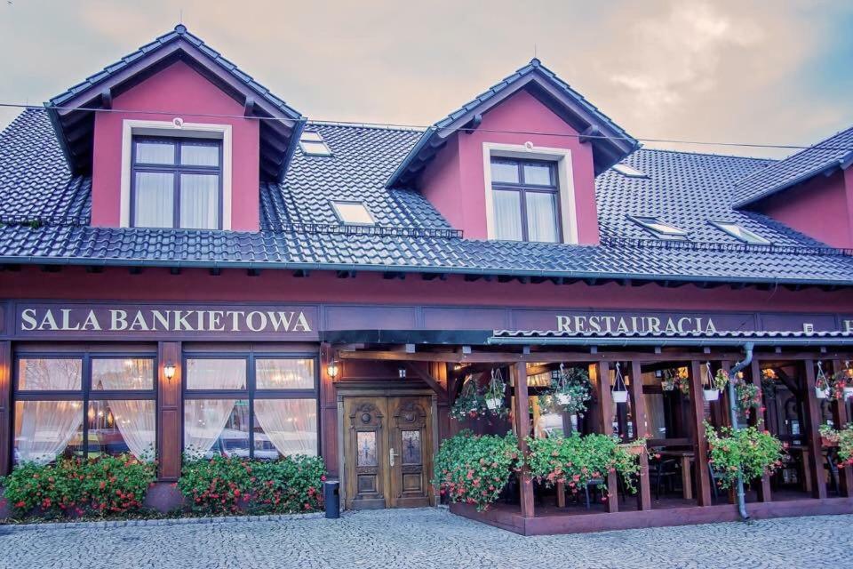 Hotel Roza Kamieniec Wroclawski Extérieur photo